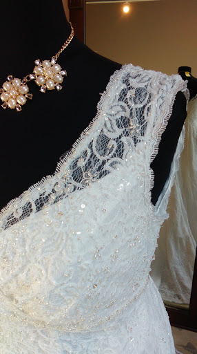 Bridal Shop «The Shabby Chic Bride consignment shop», reviews and photos, 2195 Hyacinth St NE #191, Salem, OR 97301, USA