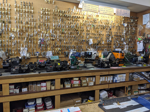 Locksmith «Fullmer locksmith service», reviews and photos, 8611 W Cermak Rd, North Riverside, IL 60546, USA