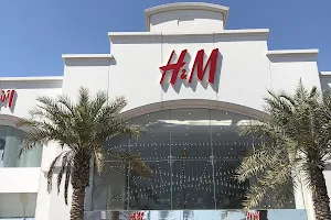 H&M image