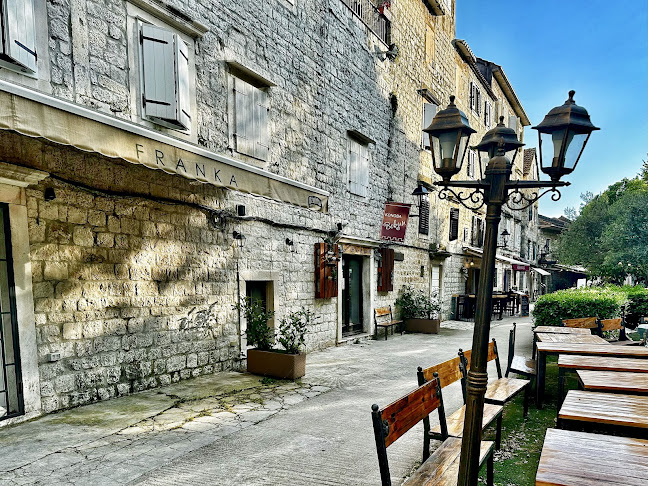 Ul. Hrvatskih mučenika 66, 21220, Trogir