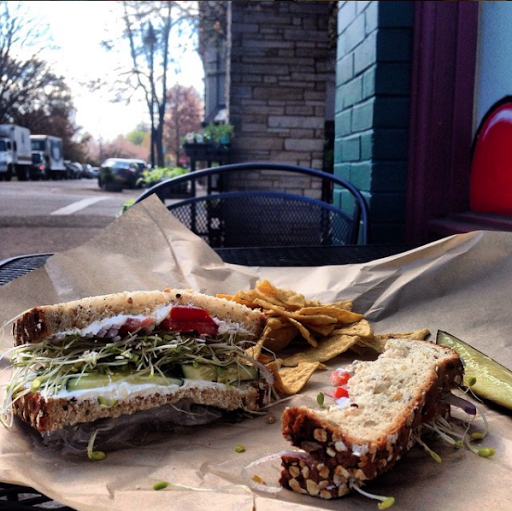 Grocery Store «Harvest Fresh Grocery & Deli», reviews and photos, 251 NE 3rd St, McMinnville, OR 97128, USA