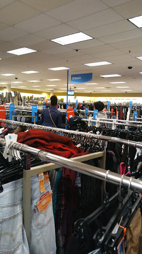 Clothing Store «Ross Dress for Less», reviews and photos, 8464 W Hillsborough Ave, Tampa, FL 33615, USA