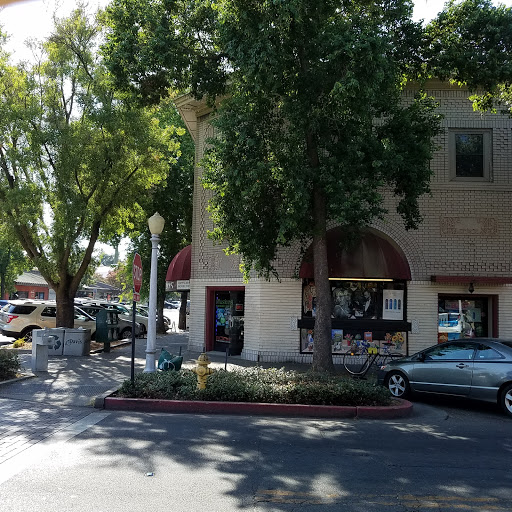 Tobacco Shop «Illusions Smoke Shop», reviews and photos, 203 G St, Davis, CA 95616, USA