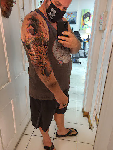 Tattoo Shop «Funky Rooster Tattoo and Art Gallery», reviews and photos, 73 S Grove Ave, Elgin, IL 60120, USA