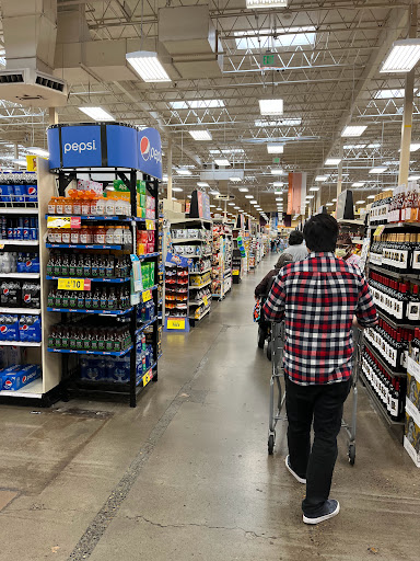 Shopping Mall «Gateway Shopping Center», reviews and photos, 9924 NE Halsey St, Portland, OR 97220, USA