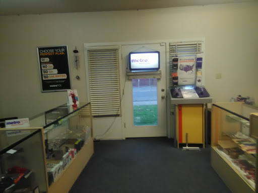 MetroPCS Authorized Dealer, 825 M St, Rio Linda, CA 95673, USA, 