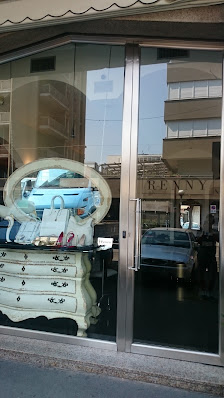 Renny Boutique Via Giuseppe Garibaldi, 11, 20090 Trezzano sul Naviglio MI, Italia