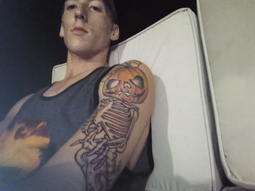 Tattoo Shop «Mr. Williams Tattoo Co.», reviews and photos, 216 E Main St, Tavares, FL 32778, USA