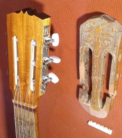 Casa Martínez • Taller • Luthier