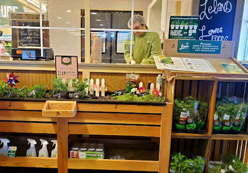 Grocery Store «Lowes Foods of Leland», reviews and photos, 1152 East Cutlar Crossing, Leland, NC 28451, USA