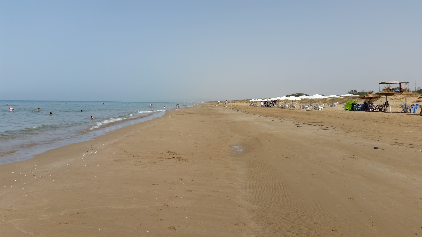 Foto de Saidia beach com água cristalina superfície