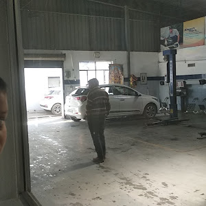 Hyundai Motor Company Showroom photo