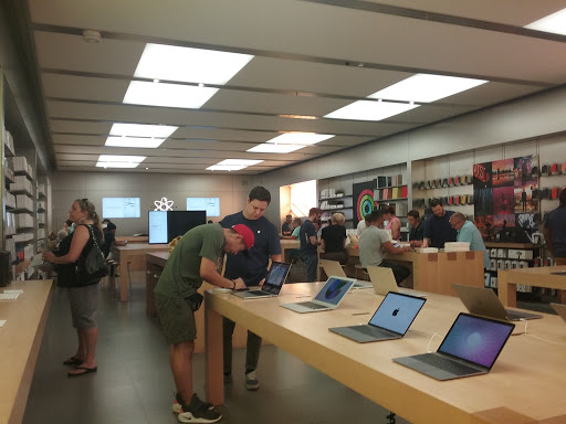 Computer Store «Apple Brandon», reviews and photos, 459 Brandon Town Center Dr, Brandon, FL 33511, USA