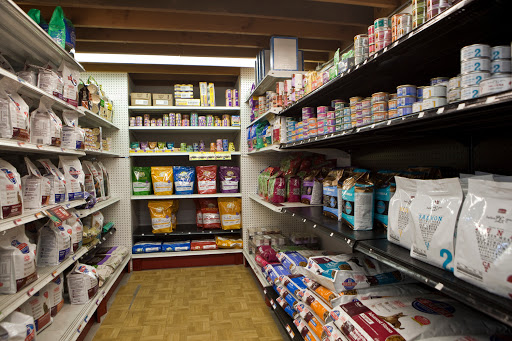 Pet Supply Store «Coast Pet Supplies», reviews and photos, 880 N Coast Hwy, Laguna Beach, CA 92651, USA