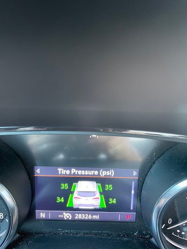 Tire Shop «Discount Tire Store - Cedar Hill, TX», reviews and photos, 142 N Hwy 67, Cedar Hill, TX 75104, USA