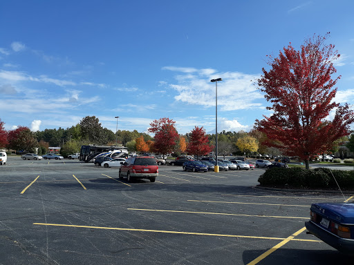 Shopping Mall «Highlands Square Shopping Center», reviews and photos, 250 Highlands Square Dr, Hendersonville, NC 28792, USA