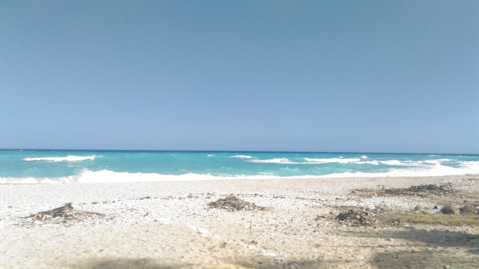 Foto de Bahoruco beach con parcialmente limpio nivel de limpieza