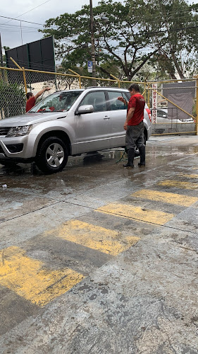 Opiniones de Lubricentro Arcos en Guayaquil - Servicio de lavado de coches