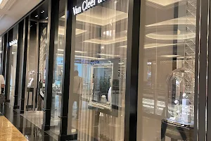Van Cleef & Arpels (Dubai - Mall of the Emirates) image