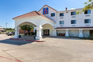 Motel 6 Bedford, TX - Fort Worth image