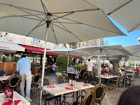 Atmosphère du Restaurant Café de la Place à Biarritz - n°2