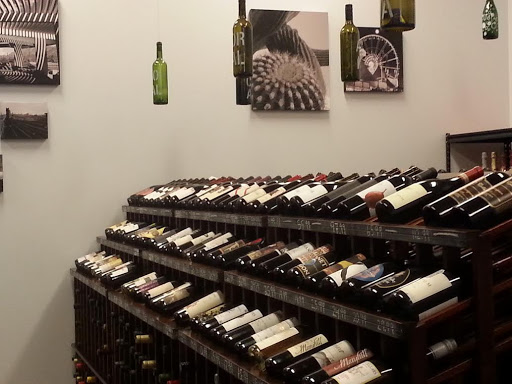 Wine Store «Hidden Track Bottle Shop», reviews and photos, 111 W Monroe St #120, Phoenix, AZ 85003, USA
