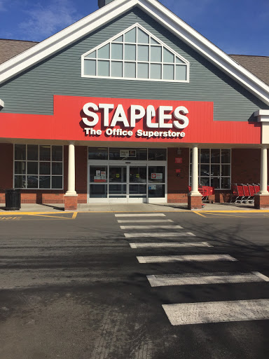 Staples, 113 Mill Plain Rd, Danbury, CT 06811, USA, 