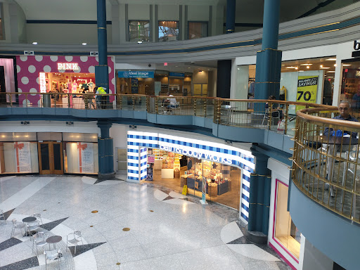Shopping Mall «The Shops at Liberty Place», reviews and photos, 1625 Chestnut St, Philadelphia, PA 19103, USA