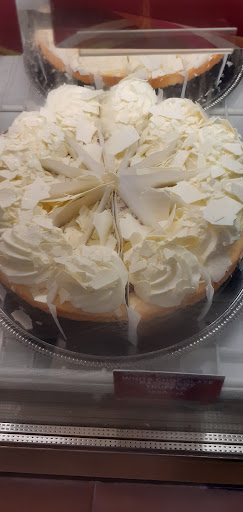 Restaurant «The Cheesecake Factory», reviews and photos, 7612 Blake St, Liberty Township, OH 45069, USA