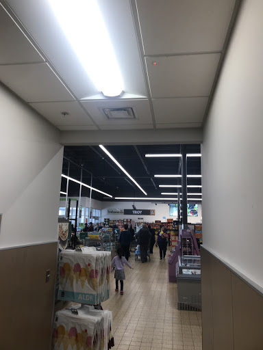 Supermarket «ALDI», reviews and photos, 2967 E Big Beaver Rd, Troy, MI 48083, USA