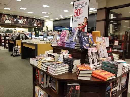 Book Store «Barnes & Noble», reviews and photos, 3561 N Freeway Blvd, Sacramento, CA 95834, USA