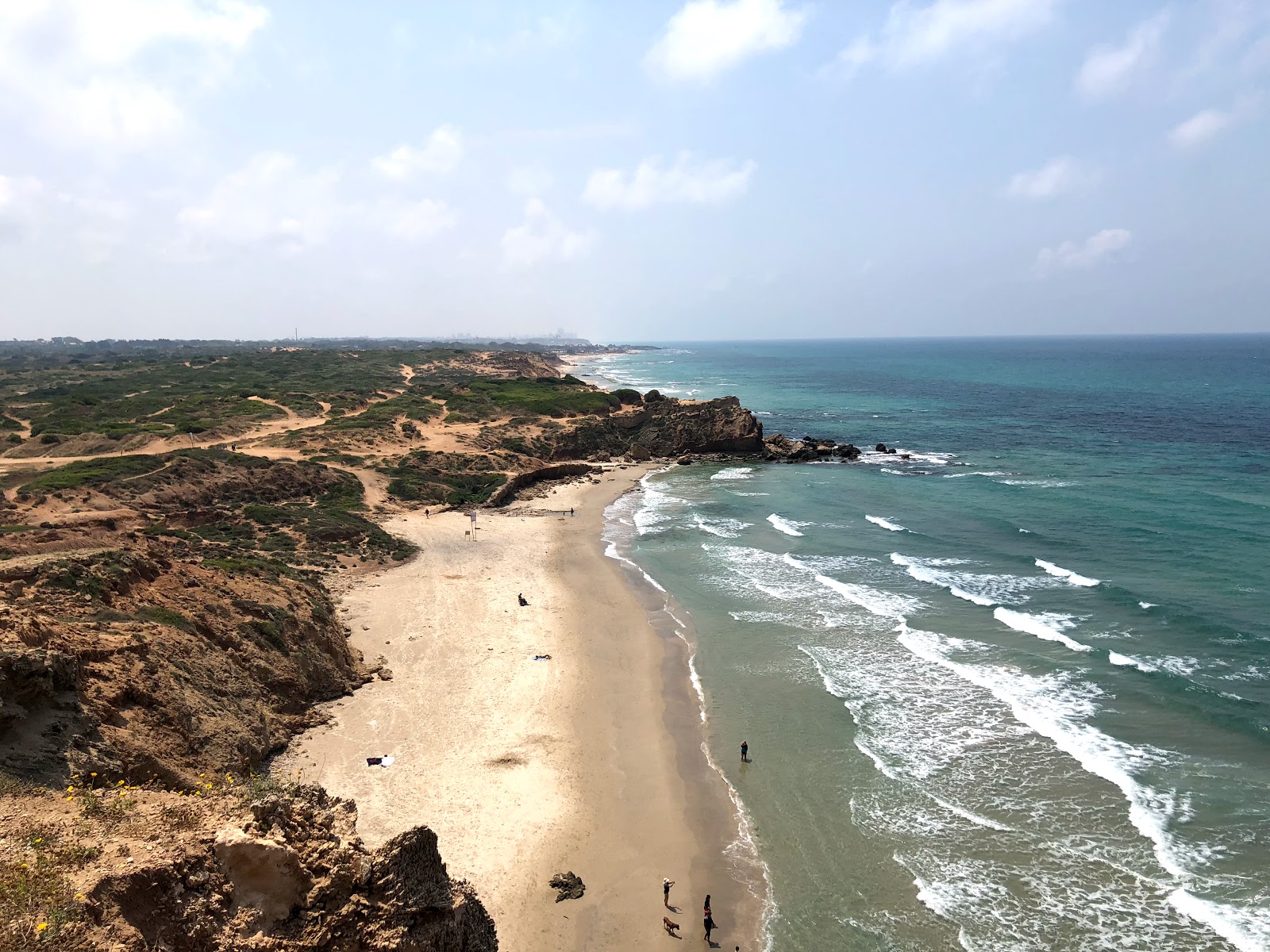 Foto di Gedor Sea beach con baia media