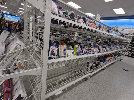 Clothing Store «Ross Dress for Less», reviews and photos, 352 S College Rd, Wilmington, NC 28403, USA