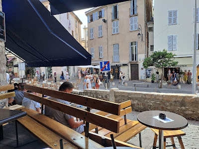 Le Happy Face à Antibes