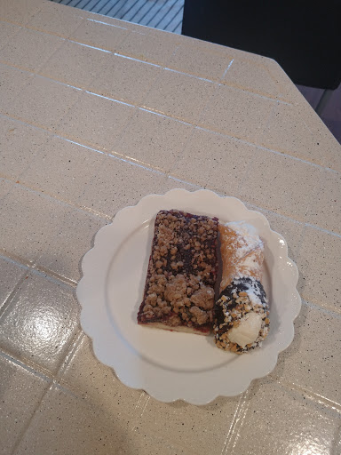 Donut Shop «Legendary Doughnuts», reviews and photos, 1410 Lake Tapps Pkwy E, Auburn, WA 98092, USA