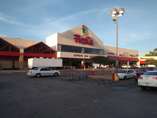 Grocery Store «Fiesta», reviews and photos, 3909 N Interstate 35 Service Rd, Austin, TX 78722, USA
