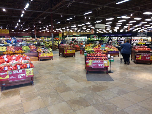 Supermarket «Giant Eagle Supermarket», reviews and photos, 1201 Mentor Ave, Painesville, OH 44077, USA