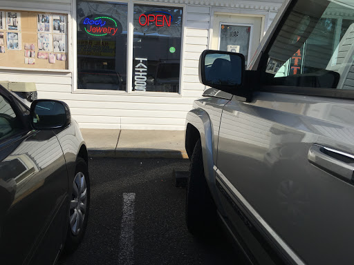 Tattoo Shop «Life Sentence Tattoo & BodyJewelry», reviews and photos, 10614 SE Kent-Kangley Rd, Kent, WA 98030, USA