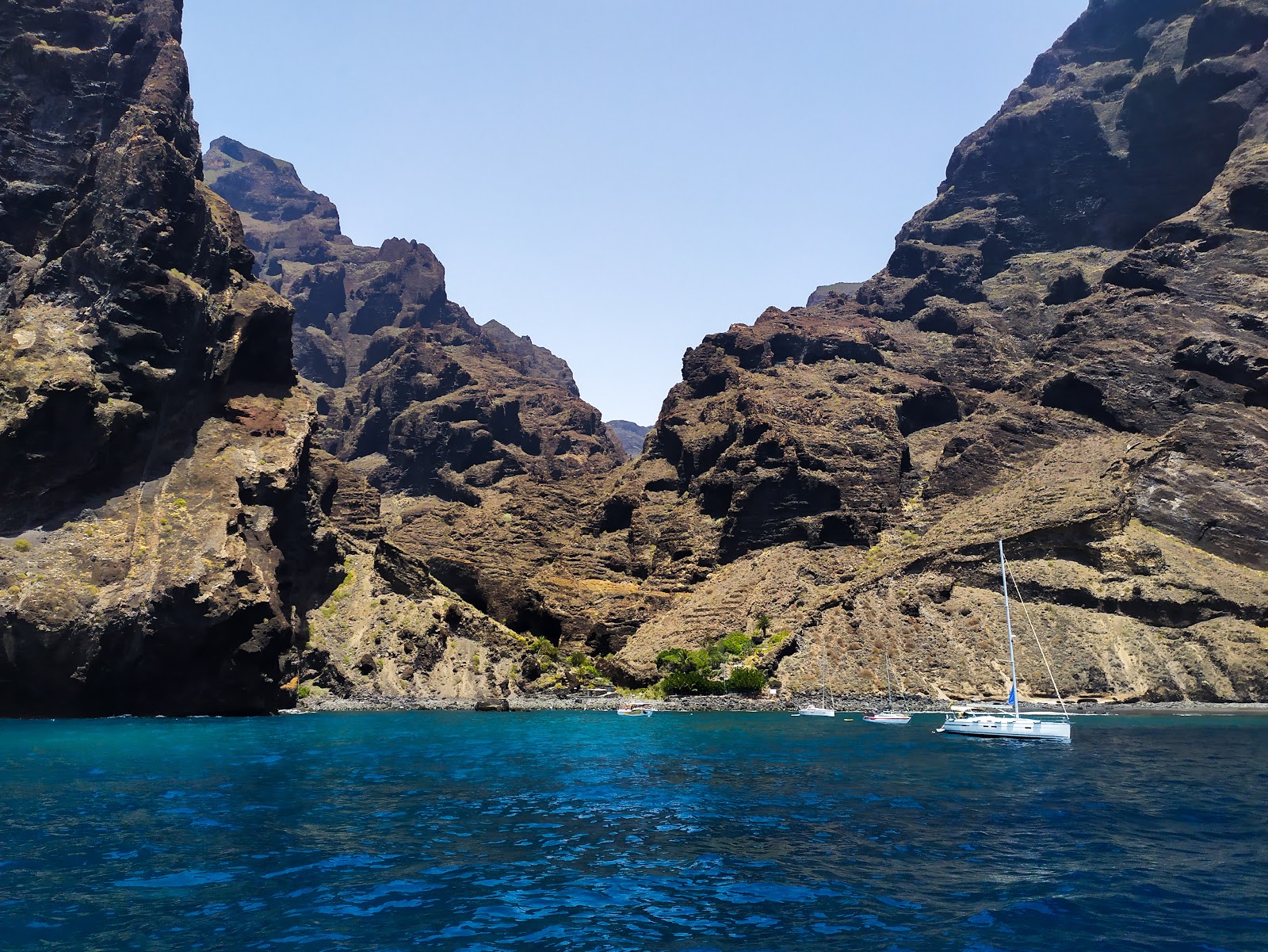 Playa De Masca Beach On The Map With Photos And Reviews Beachsearcher Com