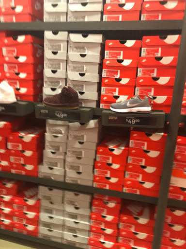Sporting Goods Store «Nike Factory Store», reviews and photos, 5195 Factory Shops Blvd, Ellenton, FL 34222, USA