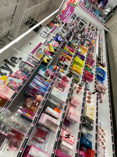 Variety Store «Five Below», reviews and photos, 13005 Lee Jackson Memorial Hwy, Fairfax, VA 22033, USA