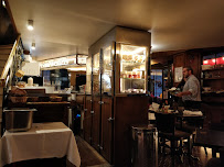 Atmosphère du Restaurant A la place saint georges à Paris - n°5