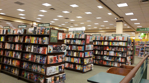 Book Store «Barnes & Noble», reviews and photos, 235 Union St, Waterbury, CT 06706, USA