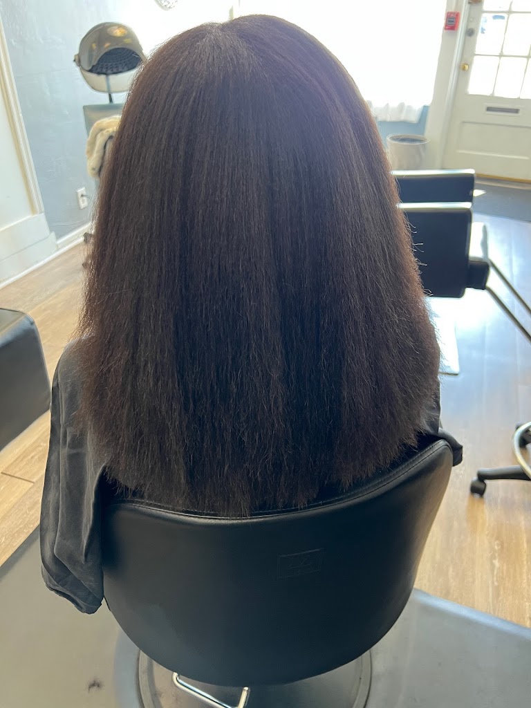 Mixte' Manes Hair Studio 19026