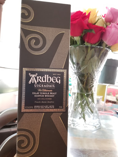 Liquor Store «NH Liquor & Wine Outlet», reviews and photos, 80 Storrs St, Concord, NH 03302, USA