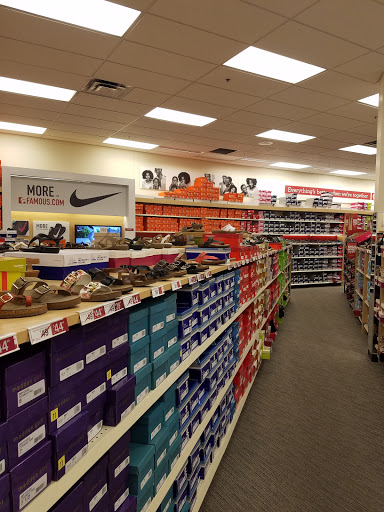 Shoe Store «Famous Footwear», reviews and photos, 1800 E Rio Salado Pkwy, Tempe, AZ 85281, USA