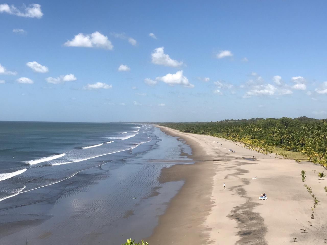 Foto av Montelimar beach med turkos rent vatten yta