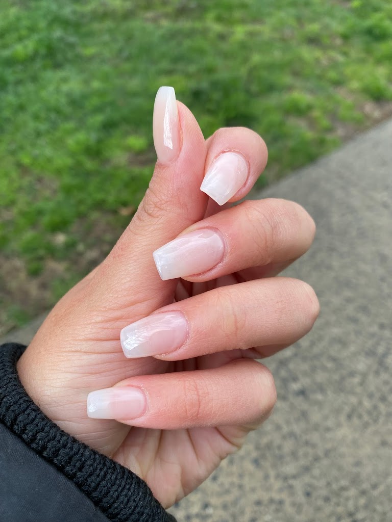 Attraction Nails 07057