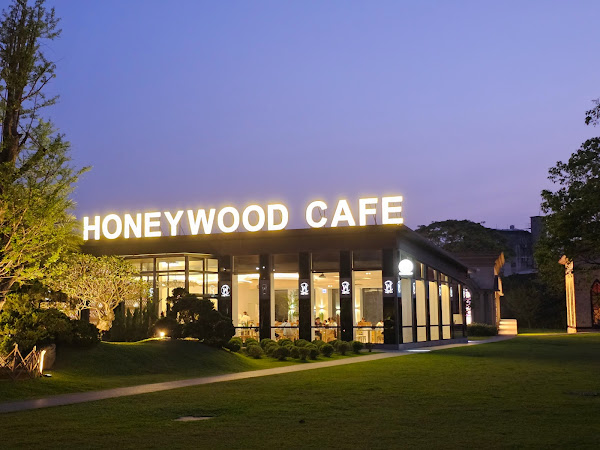 HoneyWood Cafe
