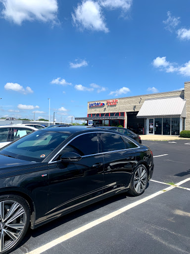 Auto Body Shop «Gerber Collision & Glass», reviews and photos, 1325 Park Ave W, Highland Park, IL 60035, USA